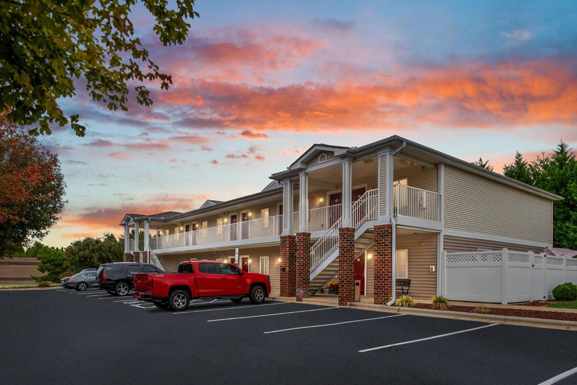 Affordable Suites Conover / Hickory Exterior foto